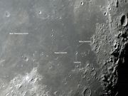 Cratera CAUCHY, Rupes CAUCHY & Rima CAUCHY.