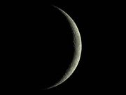 LUA com 3,02 dias de lunação e 9,8% iluminada.