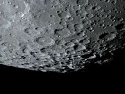 A cratera MORETUS e o limbo lunar sul.