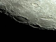 Crateras SCHILLER e SCHICKARD.