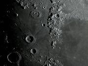 A proeminente cratera ARISTILLUS em 16/06/2013.