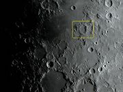 A desgastada e velha cratera RHAETICUS.