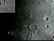 Mini cratera de impacto de morfologia simples Archimedes T