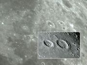 Os halos escuros das cavidades vulcânicas da Cratera ATLAS.